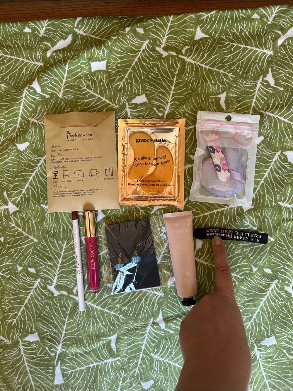 grace & stella Gold Under-Eye Mask bundle